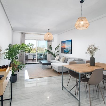 Modern Apartment - 2 Bedrooms, Beachside - Puerto Banus Marbella Dış mekan fotoğraf