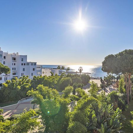 Modern Apartment - 2 Bedrooms, Beachside - Puerto Banus Marbella Dış mekan fotoğraf