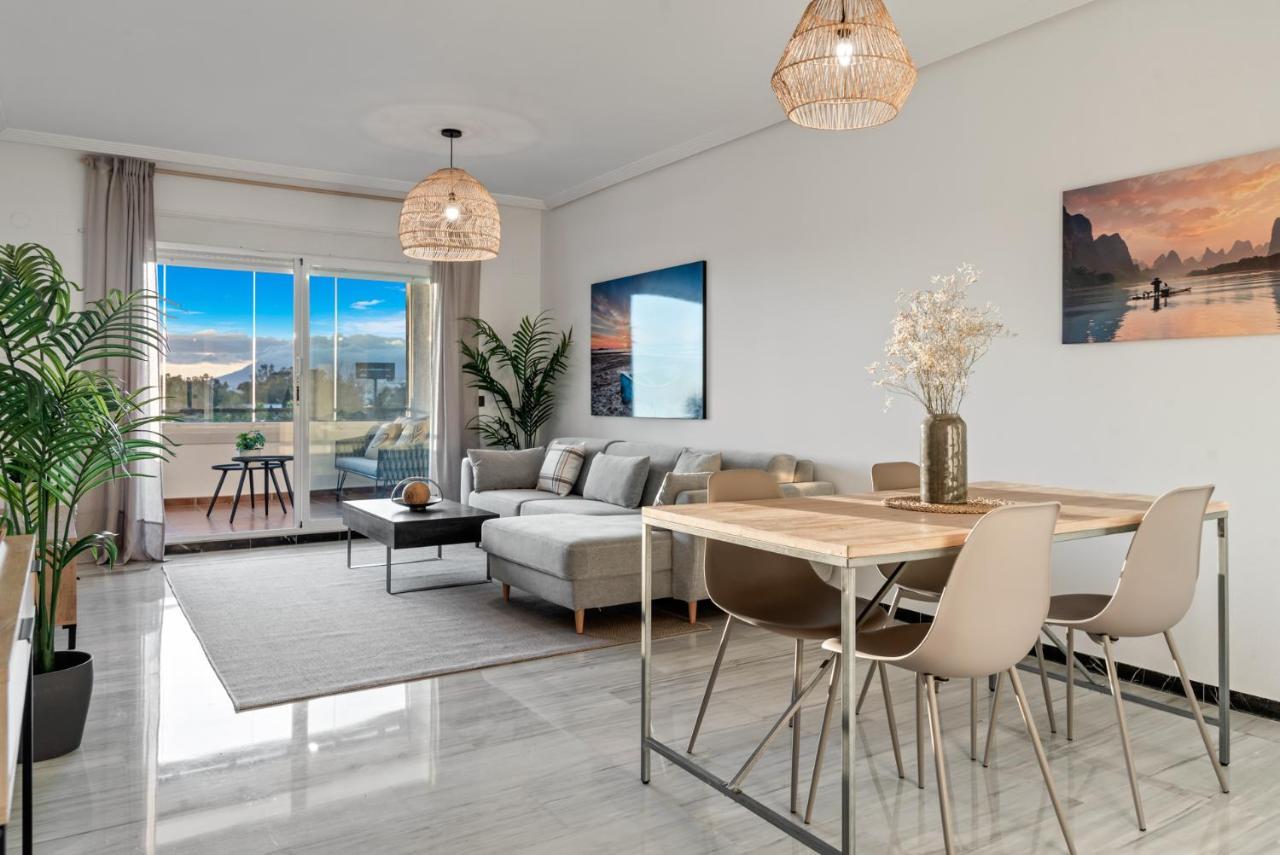 Modern Apartment - 2 Bedrooms, Beachside - Puerto Banus Marbella Dış mekan fotoğraf