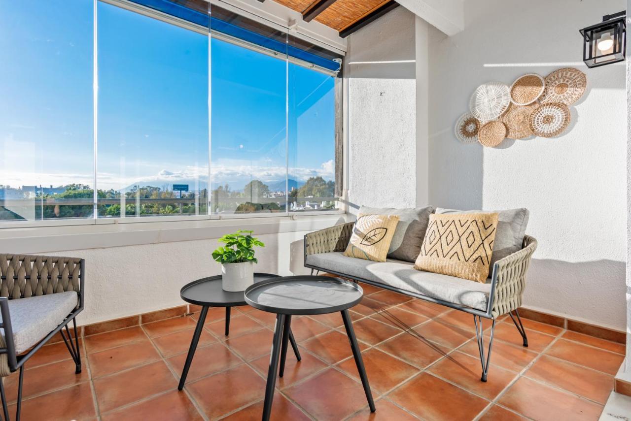 Modern Apartment - 2 Bedrooms, Beachside - Puerto Banus Marbella Dış mekan fotoğraf