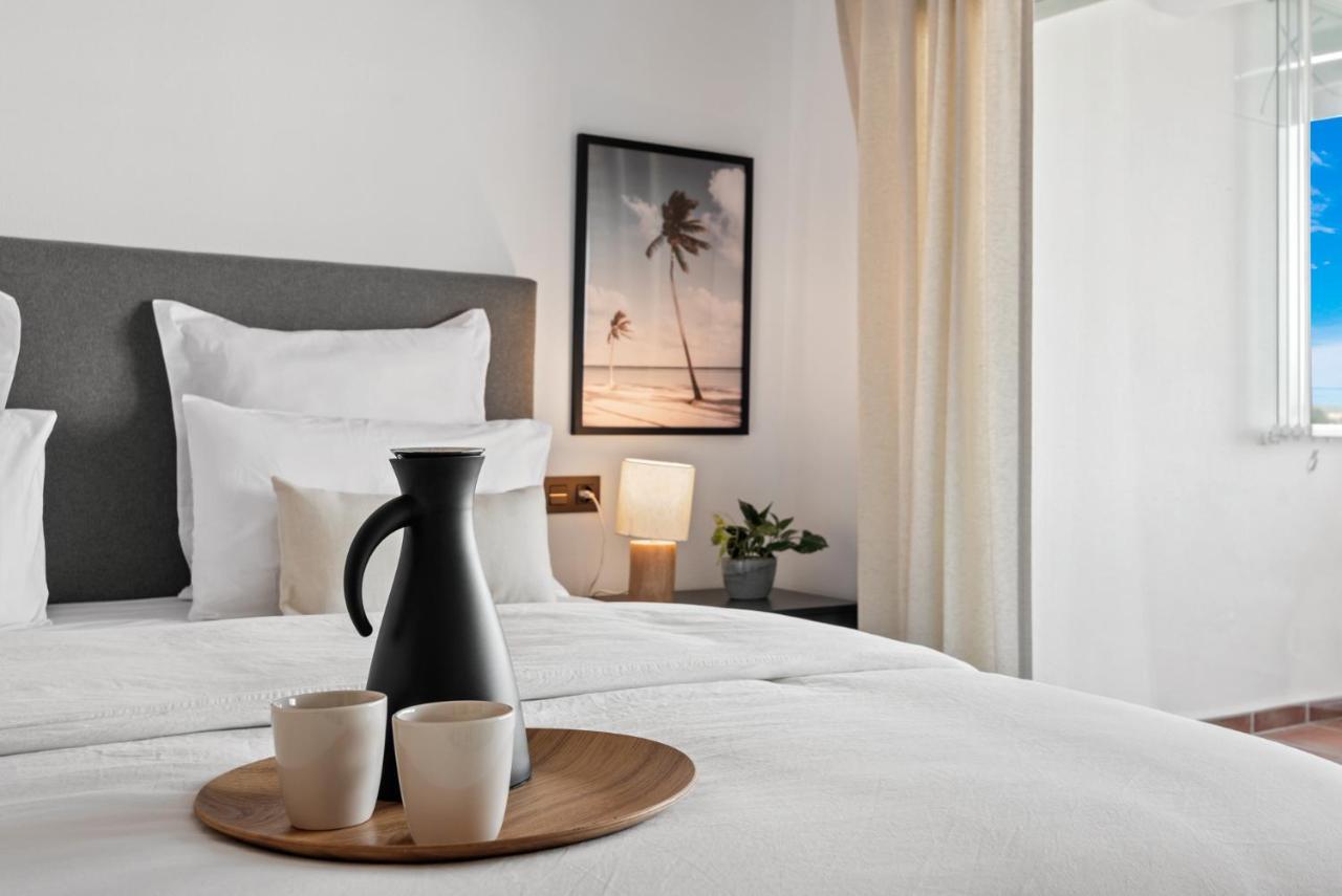 Modern Apartment - 2 Bedrooms, Beachside - Puerto Banus Marbella Dış mekan fotoğraf