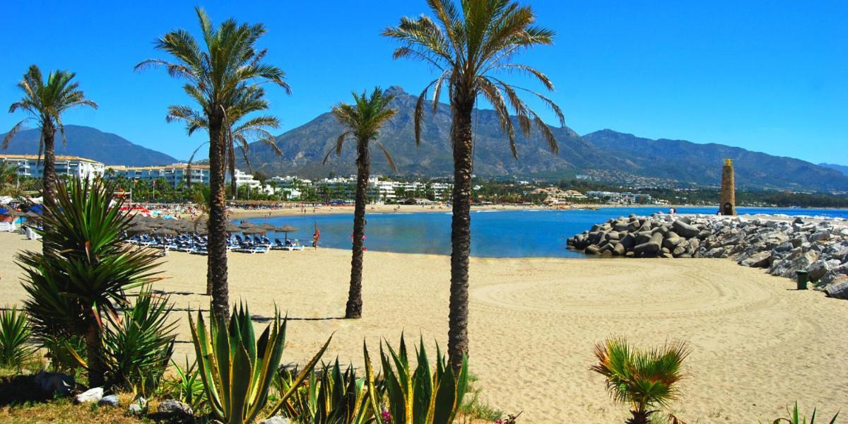 Modern Apartment - 2 Bedrooms, Beachside - Puerto Banus Marbella Dış mekan fotoğraf
