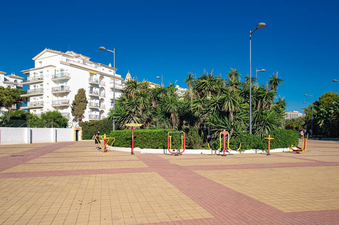 Modern Apartment - 2 Bedrooms, Beachside - Puerto Banus Marbella Dış mekan fotoğraf