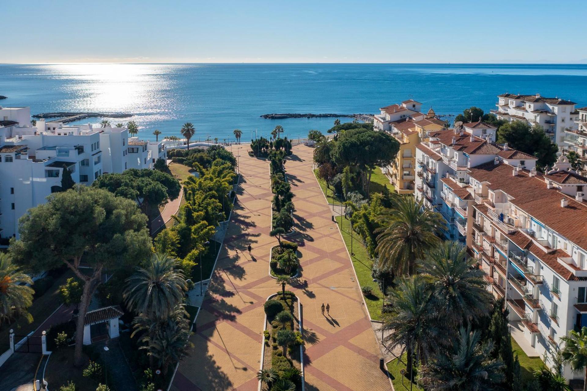 Modern Apartment - 2 Bedrooms, Beachside - Puerto Banus Marbella Dış mekan fotoğraf